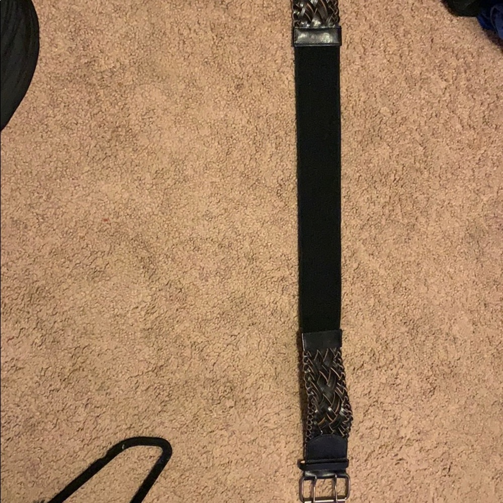 Elastic belt